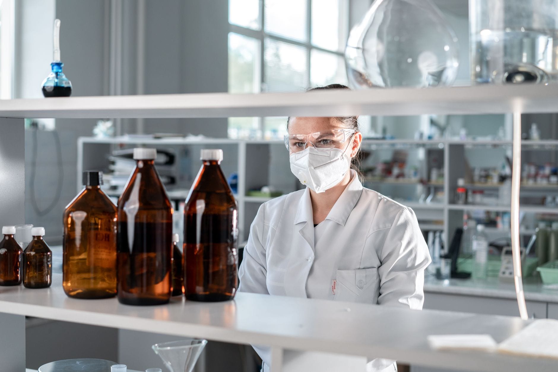 Karrierewege nach dem Pharmaziestudium: Zwischen Offizin, Industrie und Innovation